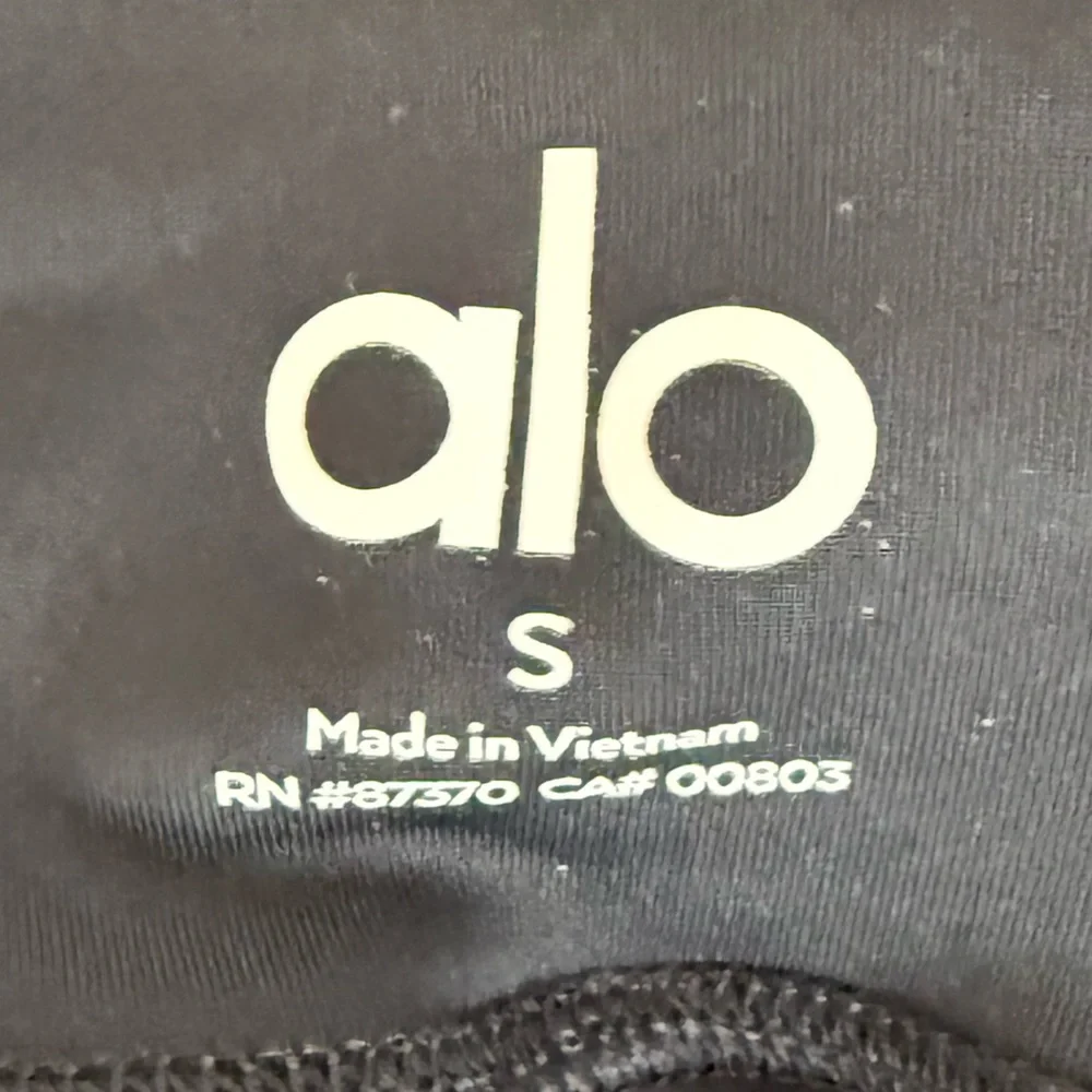 Alo Yoga High-Waist Airbrush Capri Leggings Black size small - Picture 6 of 8